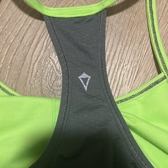 •Ivivva by Lululemon • gray and green • size 14 - Picture 3 of 5